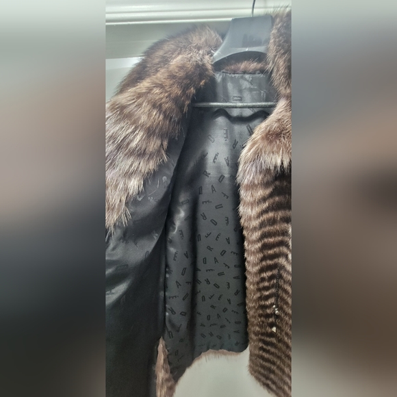 Raccoon Vest with clips Unisex NWOT - Picture 3 of 4